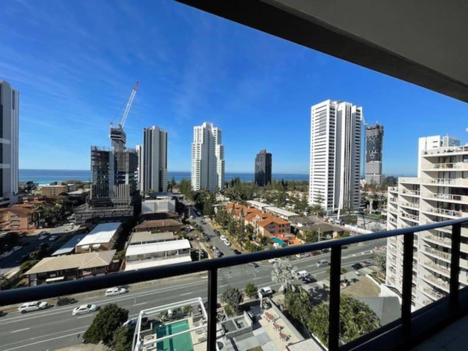 Broadbeach Apartment Level 10 With Beach Views Gold Coast Exterior photo